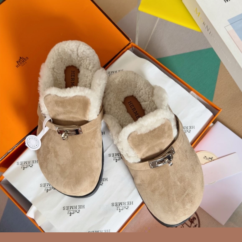 H**mes slippers